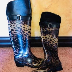 Leopard rain boots